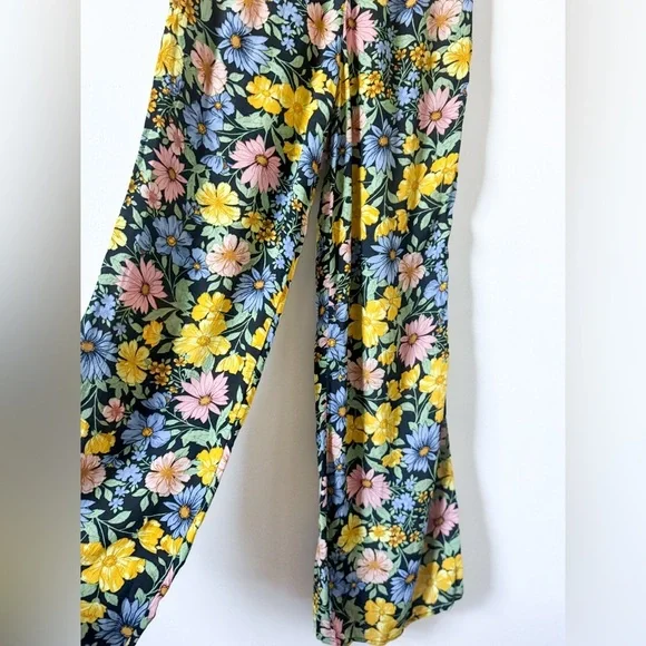 Miss Selfridge Floral Pants - Picture 7 of 13